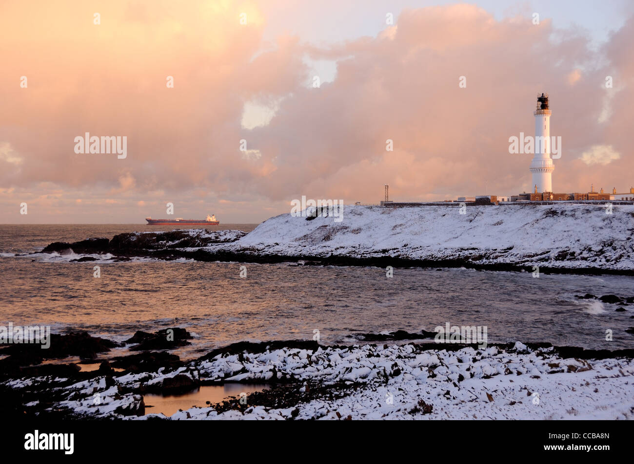 Corpino Ness faro nella neve, Aberdeen Foto Stock