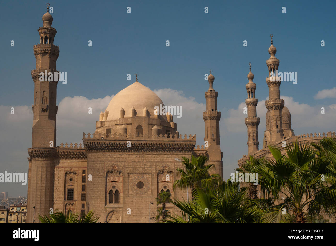 Sultan Moschea Hassan visto dalla Cittadella, il Cairo Foto Stock