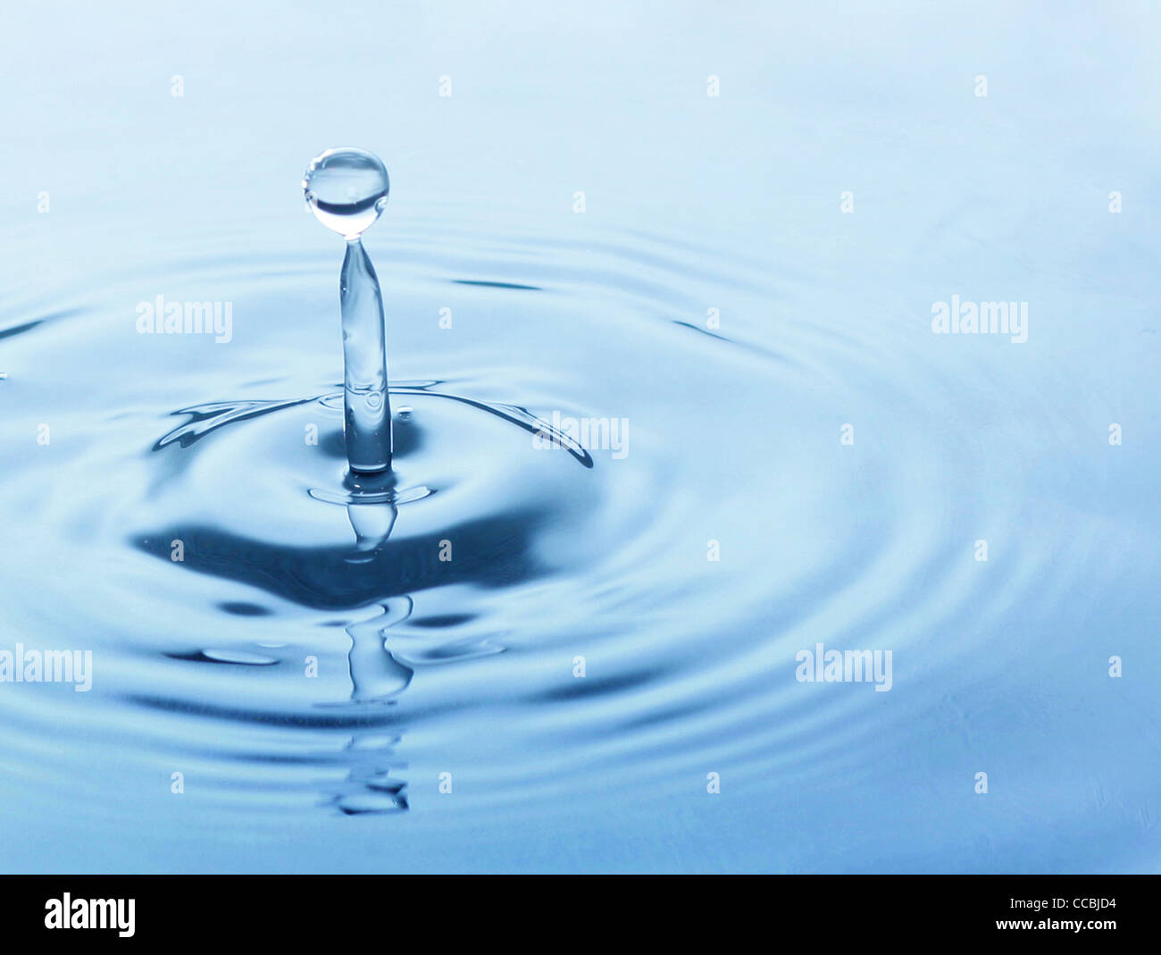 Una goccia d'acqua Foto Stock