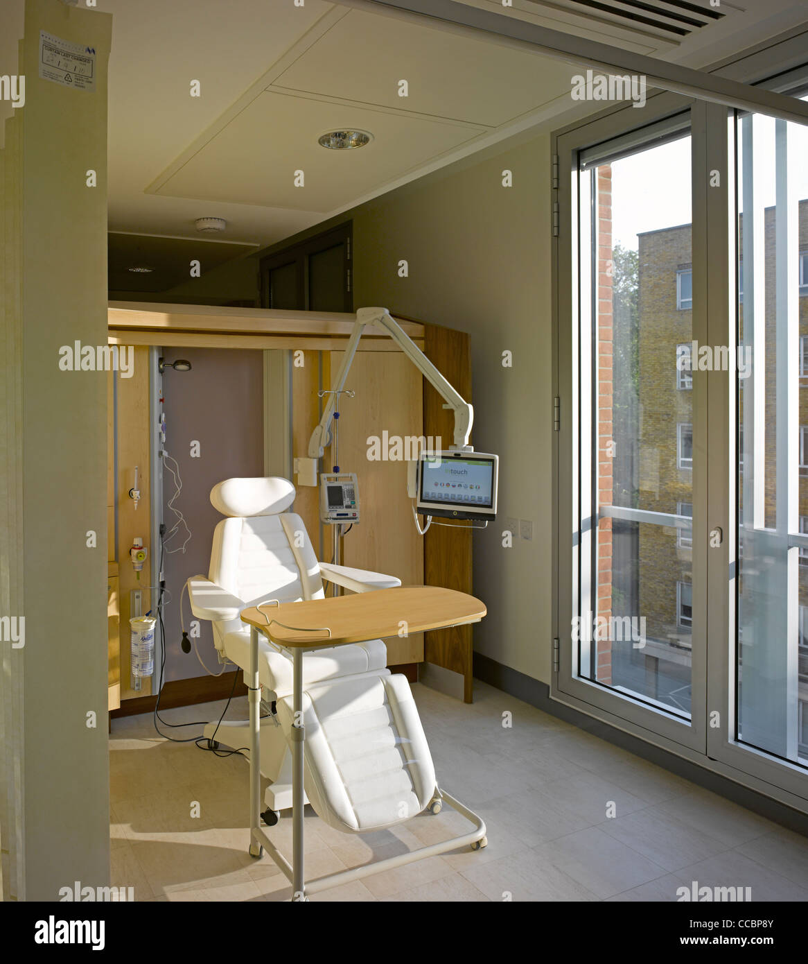 La clinica londinese è uno specialista di £ 80 milioni Cancer Center progettato da Anshen & Allen e aperto nel febbraio 2010 La clinica londinese Foto Stock