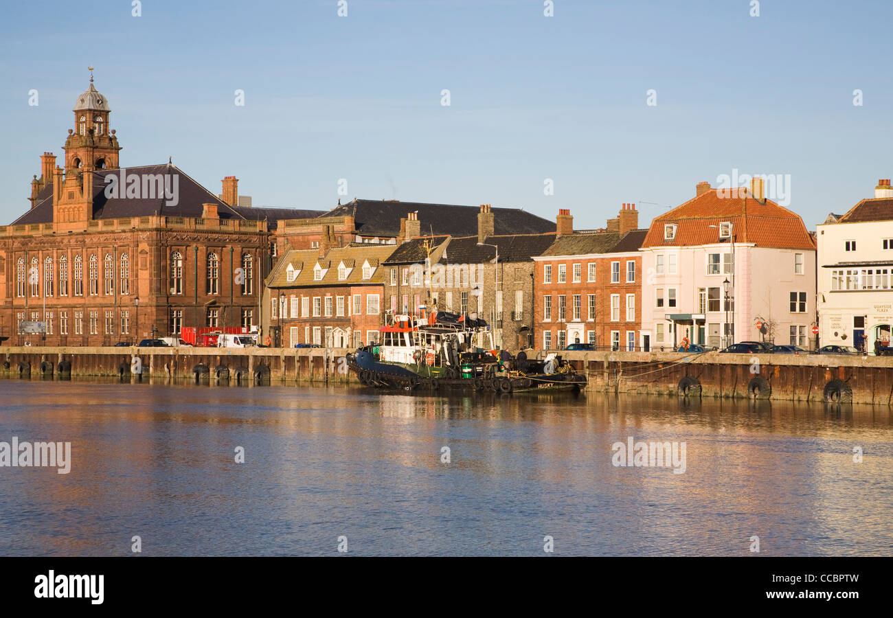 Storica sul fiume y vengono waterfront edifici Great Yarmouth, in Inghilterra Foto Stock