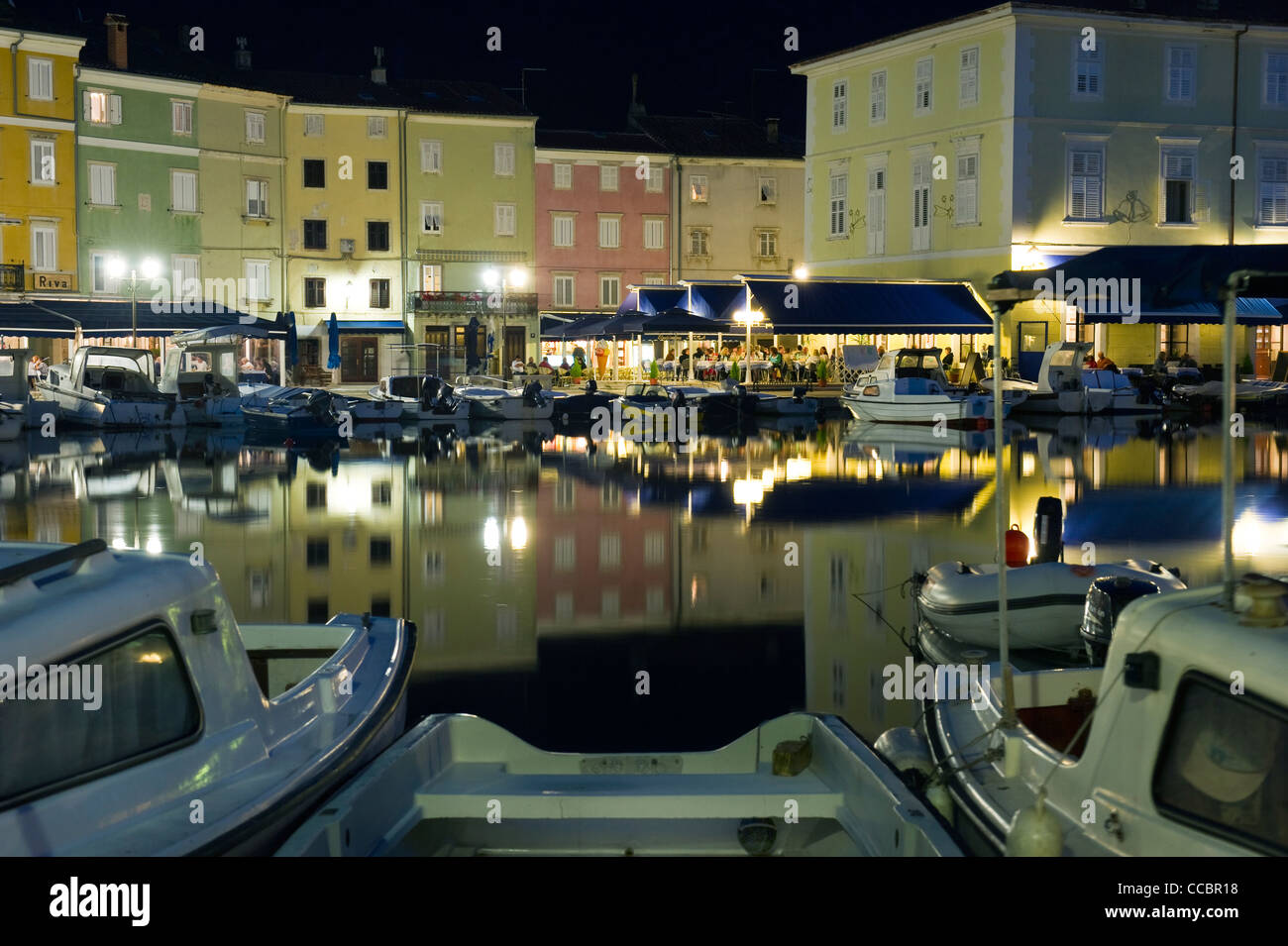 Il centro storico e il porto, isola di Cres, Croazia Foto Stock