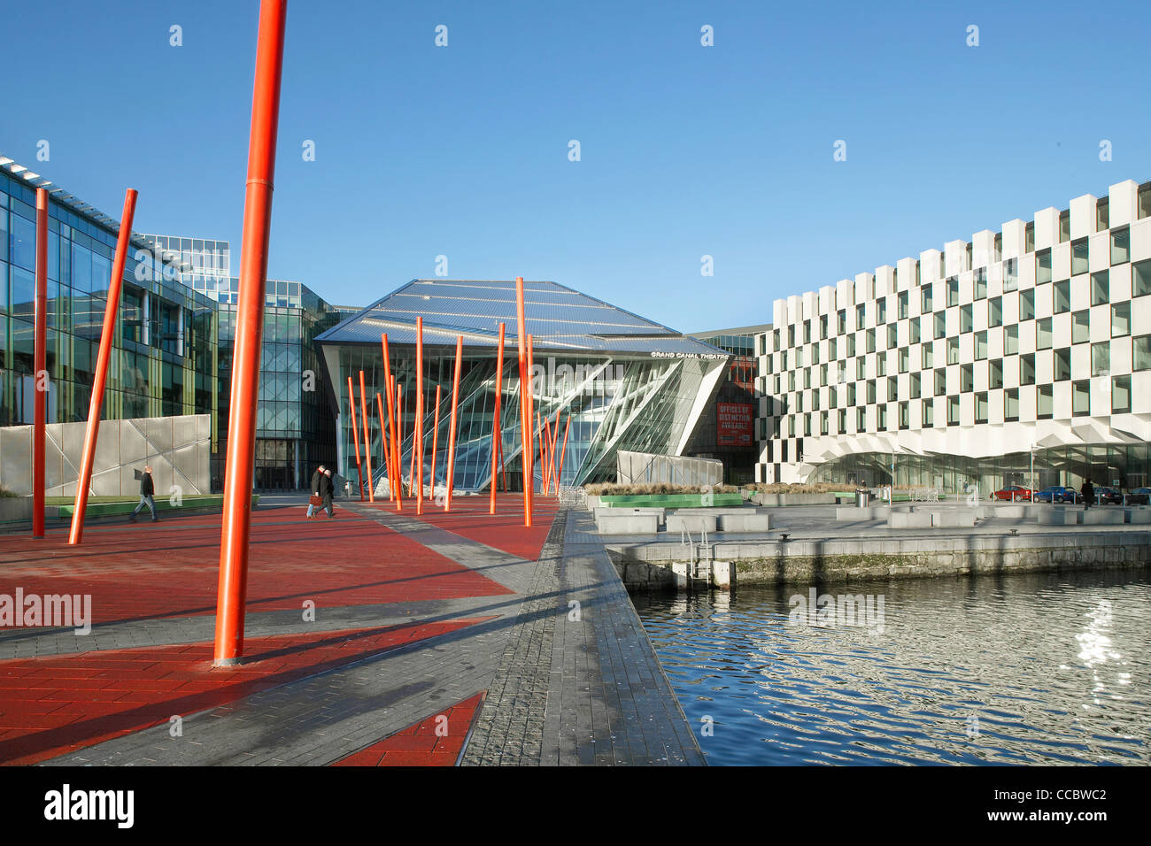 Il Grand Canal Square Theatre e lo sviluppo commerciale di Dublino offre un 2,000-Sede Performing Arts Center che è Foto Stock