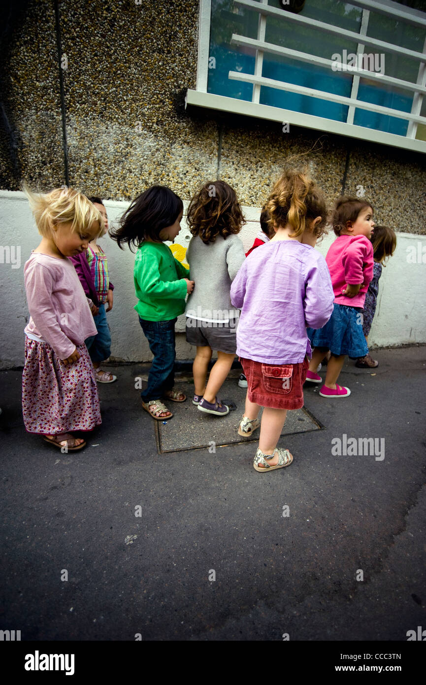 Diversi bambini - Parigi Francia Foto Stock