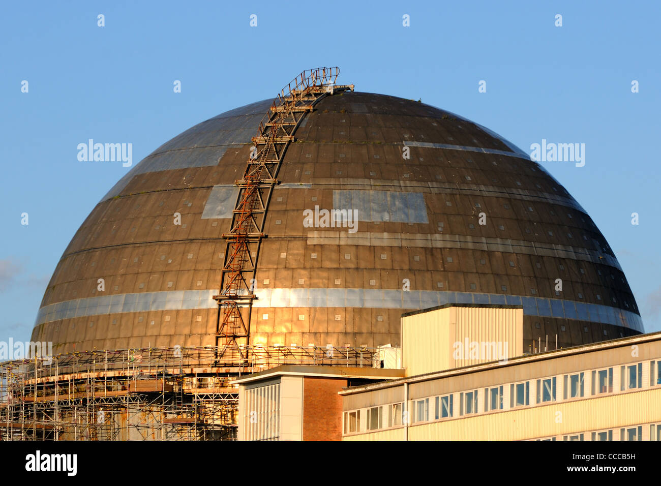 Uno dei smantellata reattore nucleare edifici a Sellafield Power Station, Cumbria Foto Stock