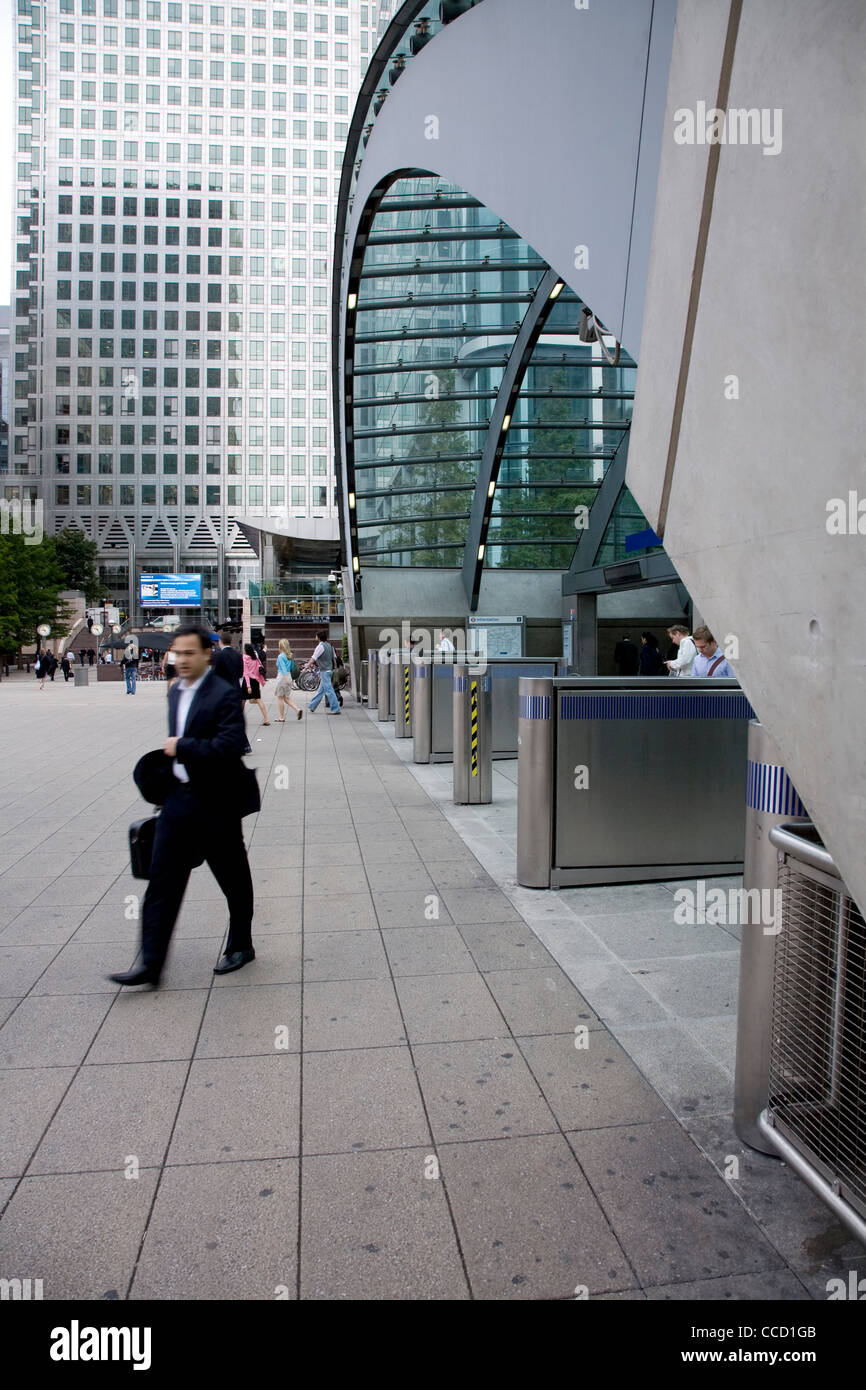 La stazione metropolitana di Canary Wharf e - Giubileo della linea esterna diurna Foto Stock