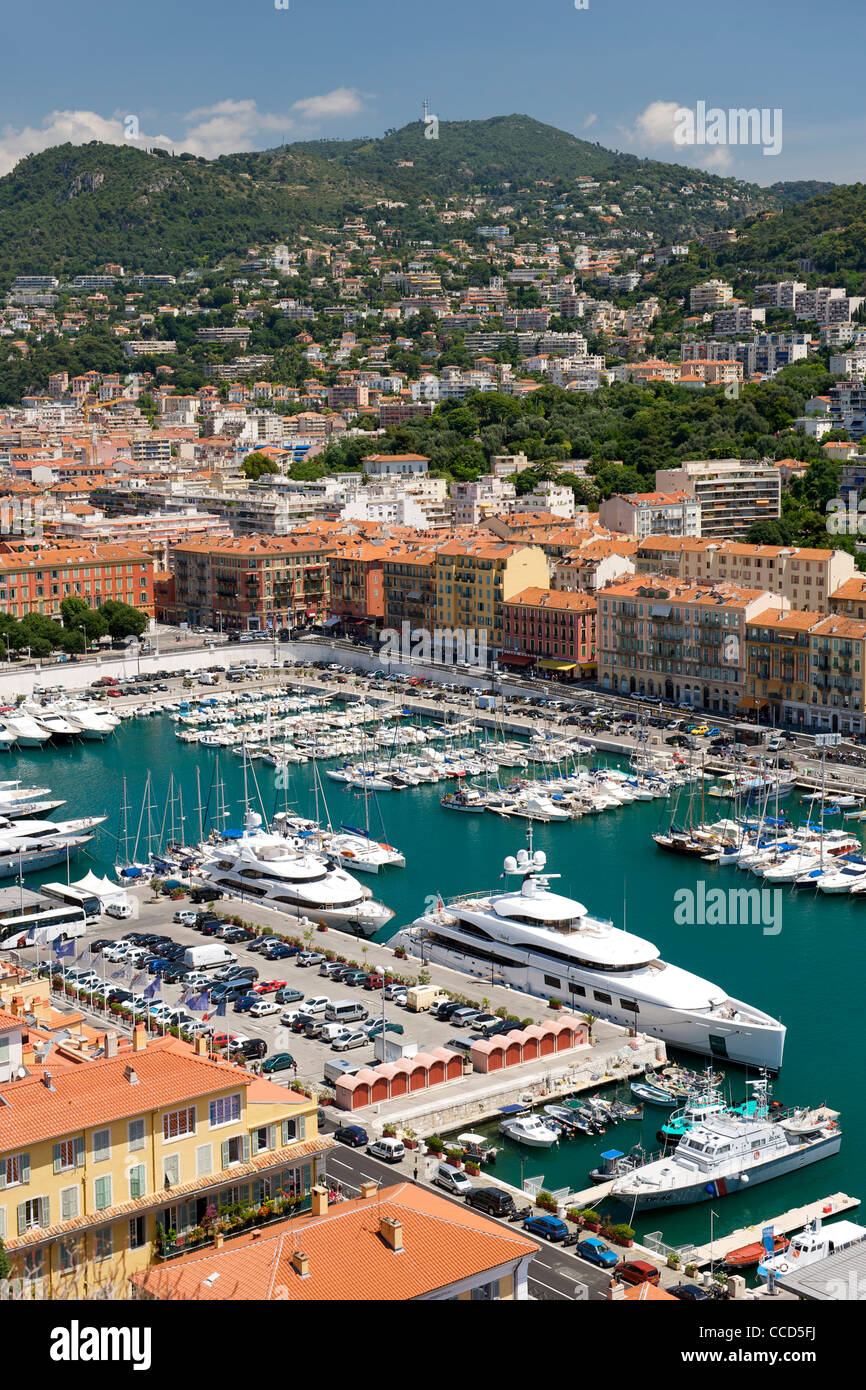 Il porto di Nizza sulla costa mediterranea nel sud della Francia. Foto Stock
