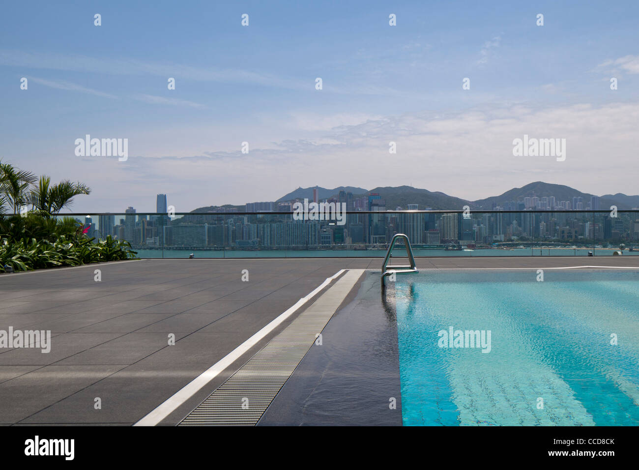 Piscina sul tetto Foto Stock