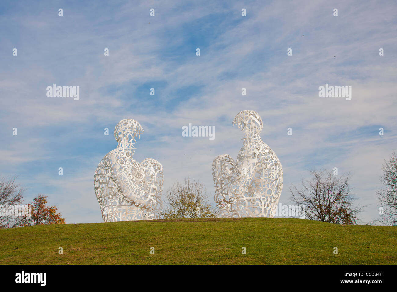 Jaume da Plensa a scultura "Twins I e II " nello Yorkshire Sculpture Park Foto Stock