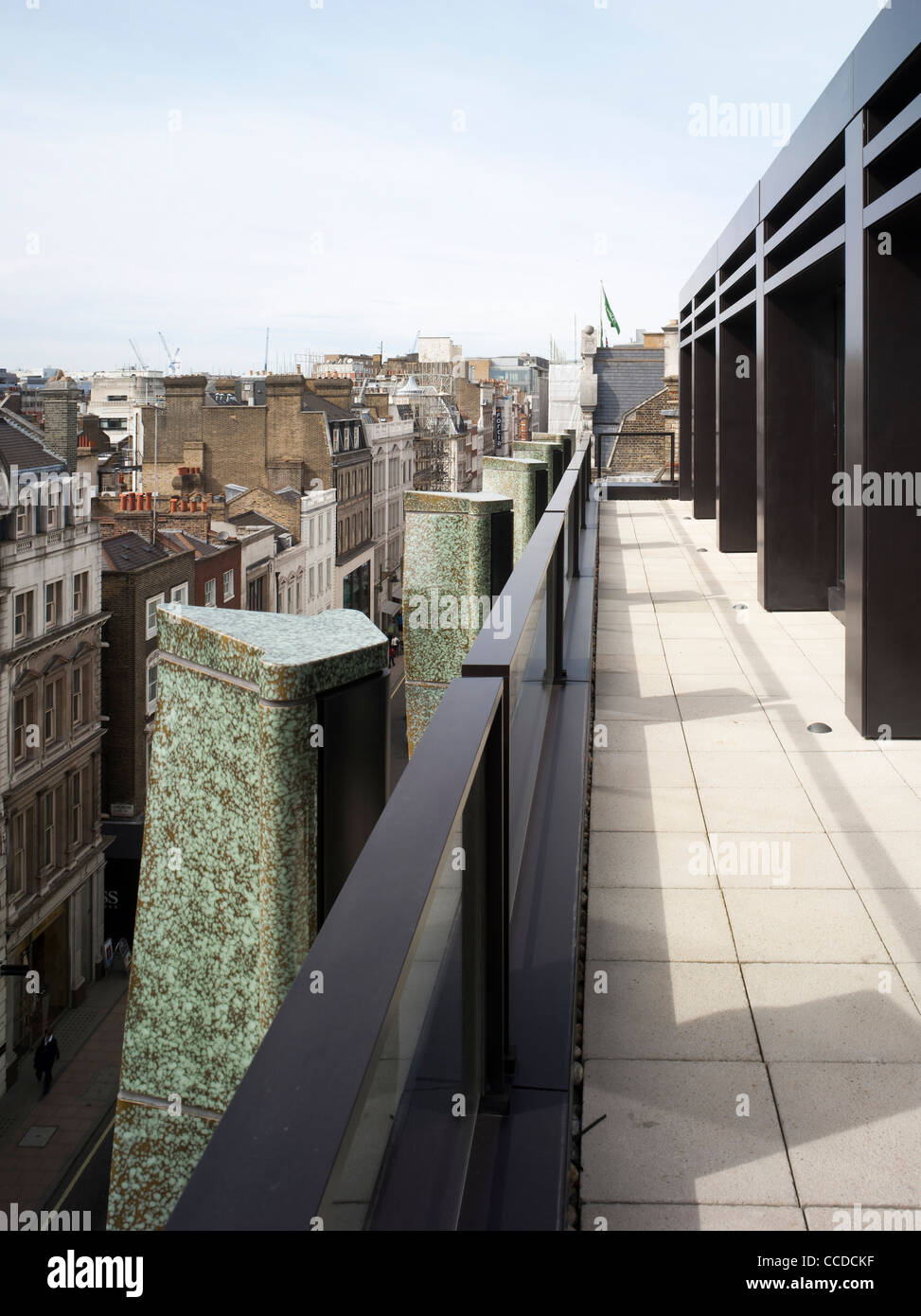 Un nuovo Ufficio Sviluppo su New Bond Street Maddox Street e St George Street a Londra Foto Stock