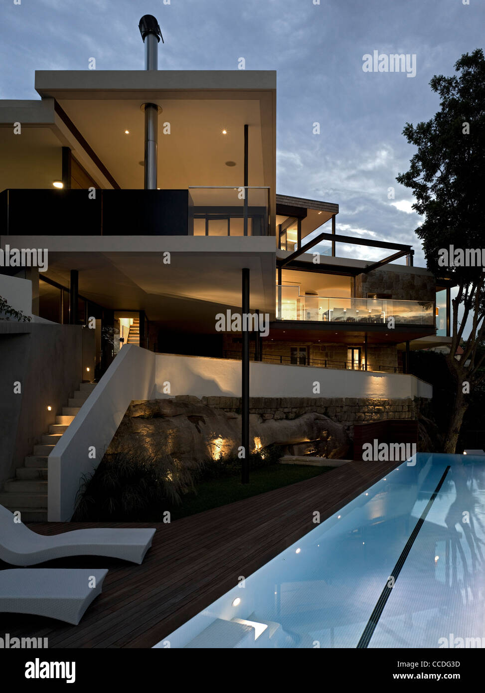 Casa di fiume, MCK Architetti, Sydney, piscina e house e al tramonto Foto Stock