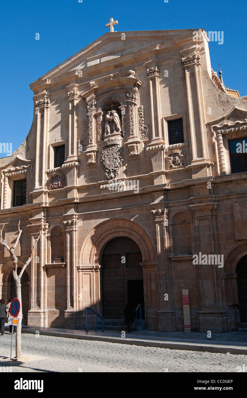 La facciata anteriore del xviii secolo Covent Chiesa di Santo Domingo, Murcia, sud orientale della Spagna. Foto Stock