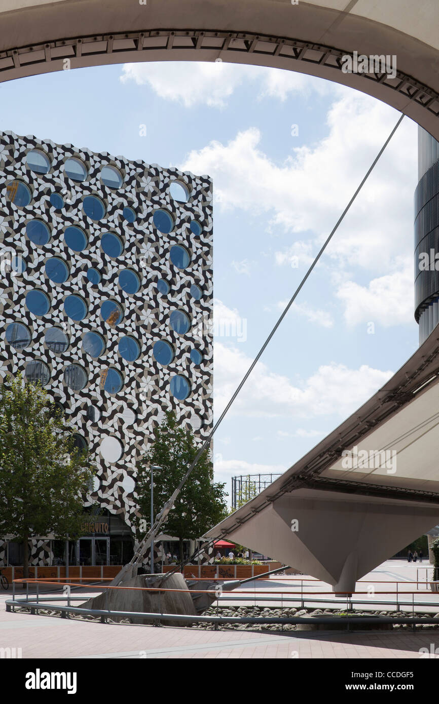 Foreign Office Architects hanno completato un campus per Ravensbourne College of Design e Comunicazione, situato a Greenwich Foto Stock