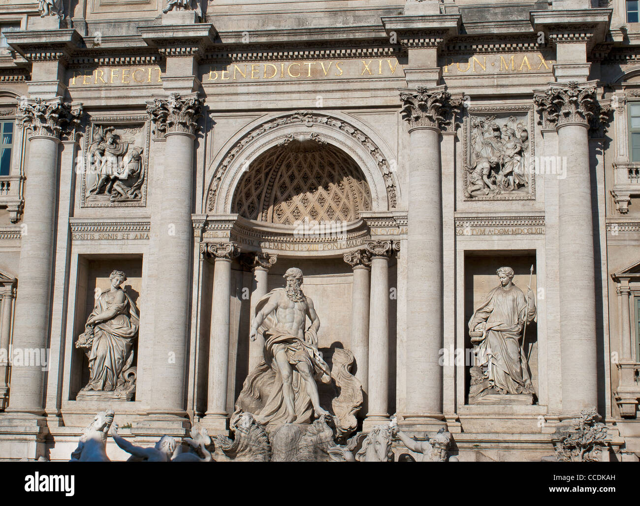 Fontana di Trevi - più famoso di Roma fontane in tutto il mondo. L'Italia. Foto Stock