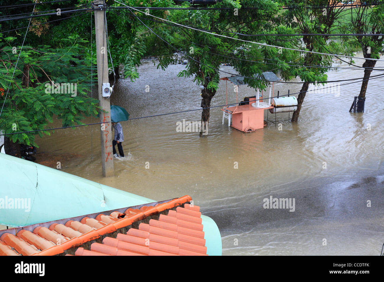 Alluvione in città tropicale Foto Stock Alluvione in città tropicale Foto Stock