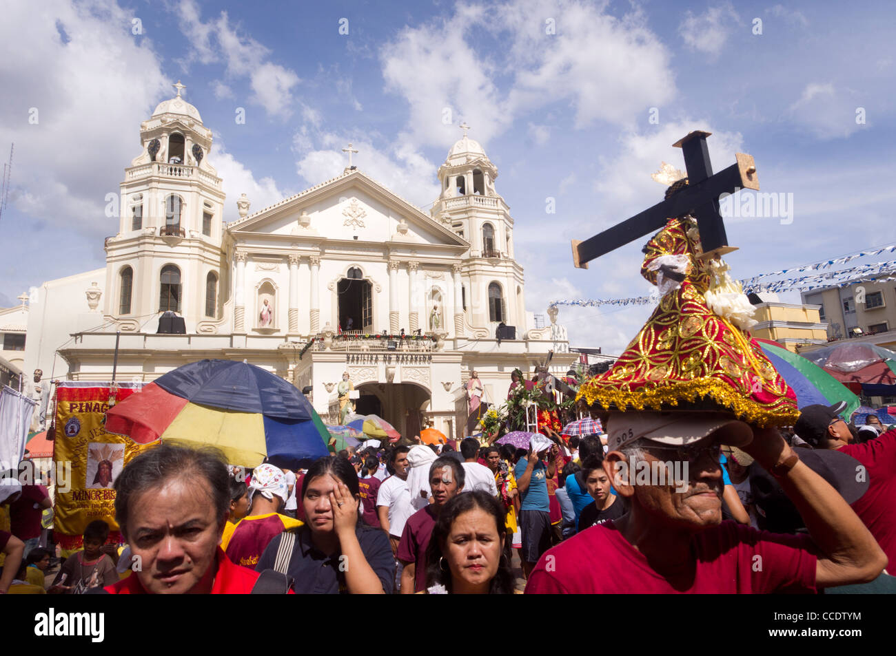 Processione annuale del Nazareno nero in Quiapo, Manila Filippine. Foto Stock Processione annuale del Nazareno nero in Quiapo, Manila Filippine. Foto Stock