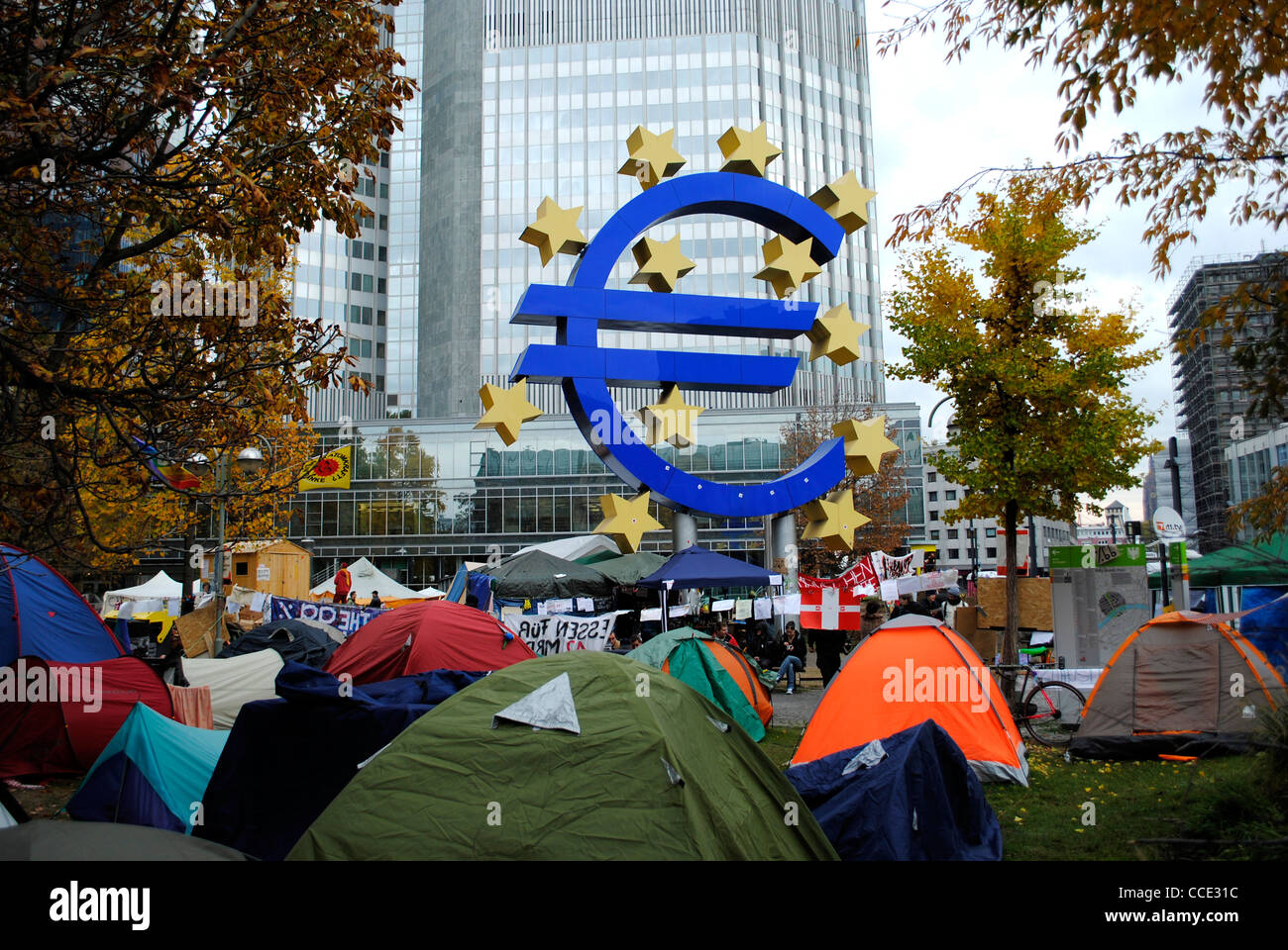 Occupare Frankfurt camp al di fuori della Banca Centrale Europea, Germania Foto Stock