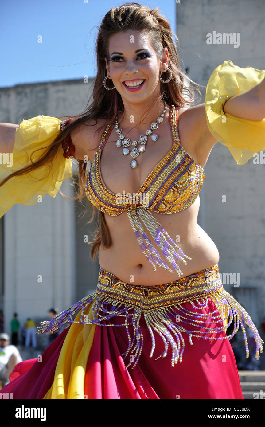 Costume Di Danza Del Ventre Medio Oriente Immagini E Fotografie Stock - Foto 2