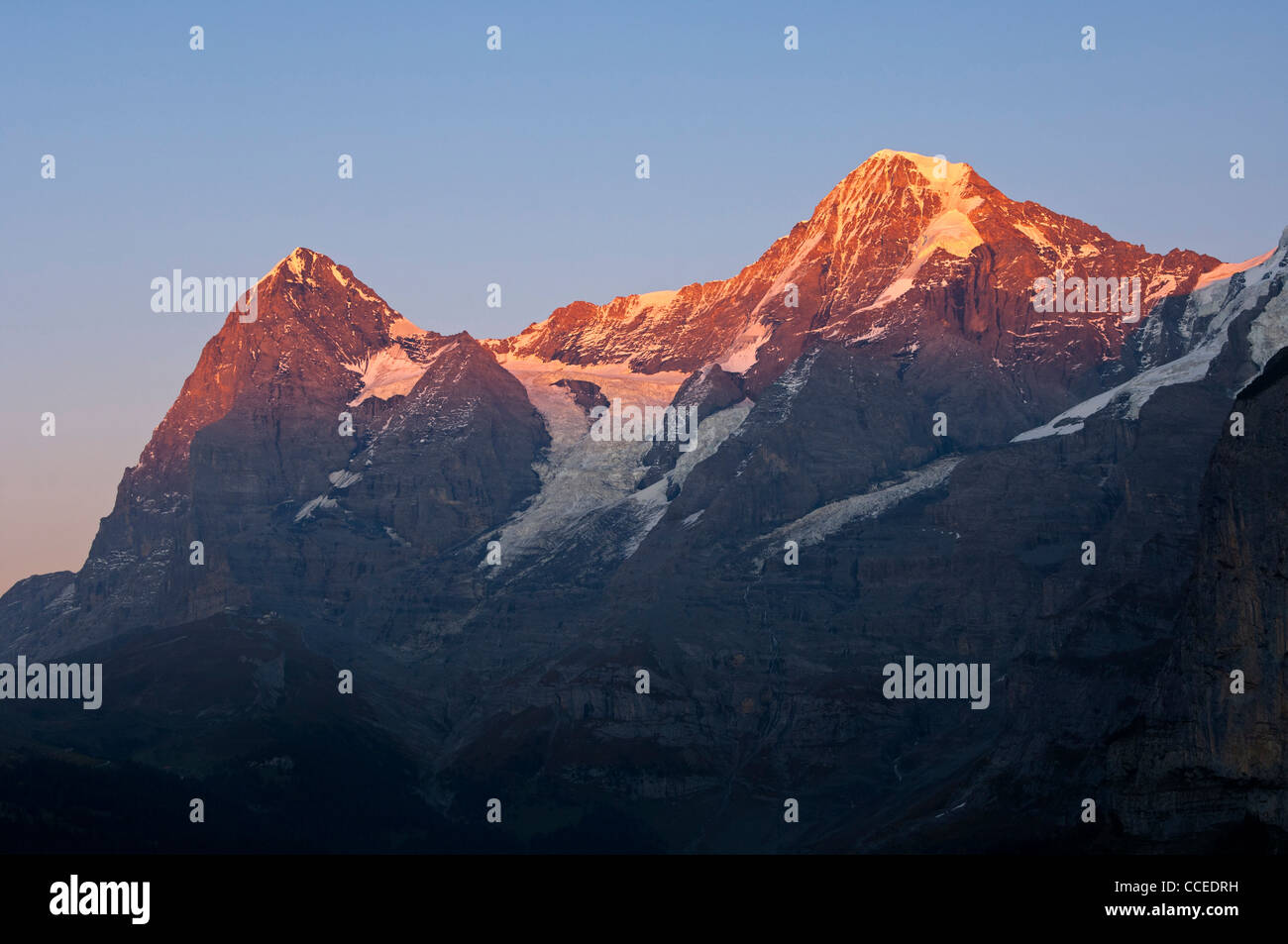 Mt Eiger, ghiacciaio Eiger e Mt Moench al tramonto, vista da ovest, Muerren, Oberland bernese, Svizzera Foto Stock