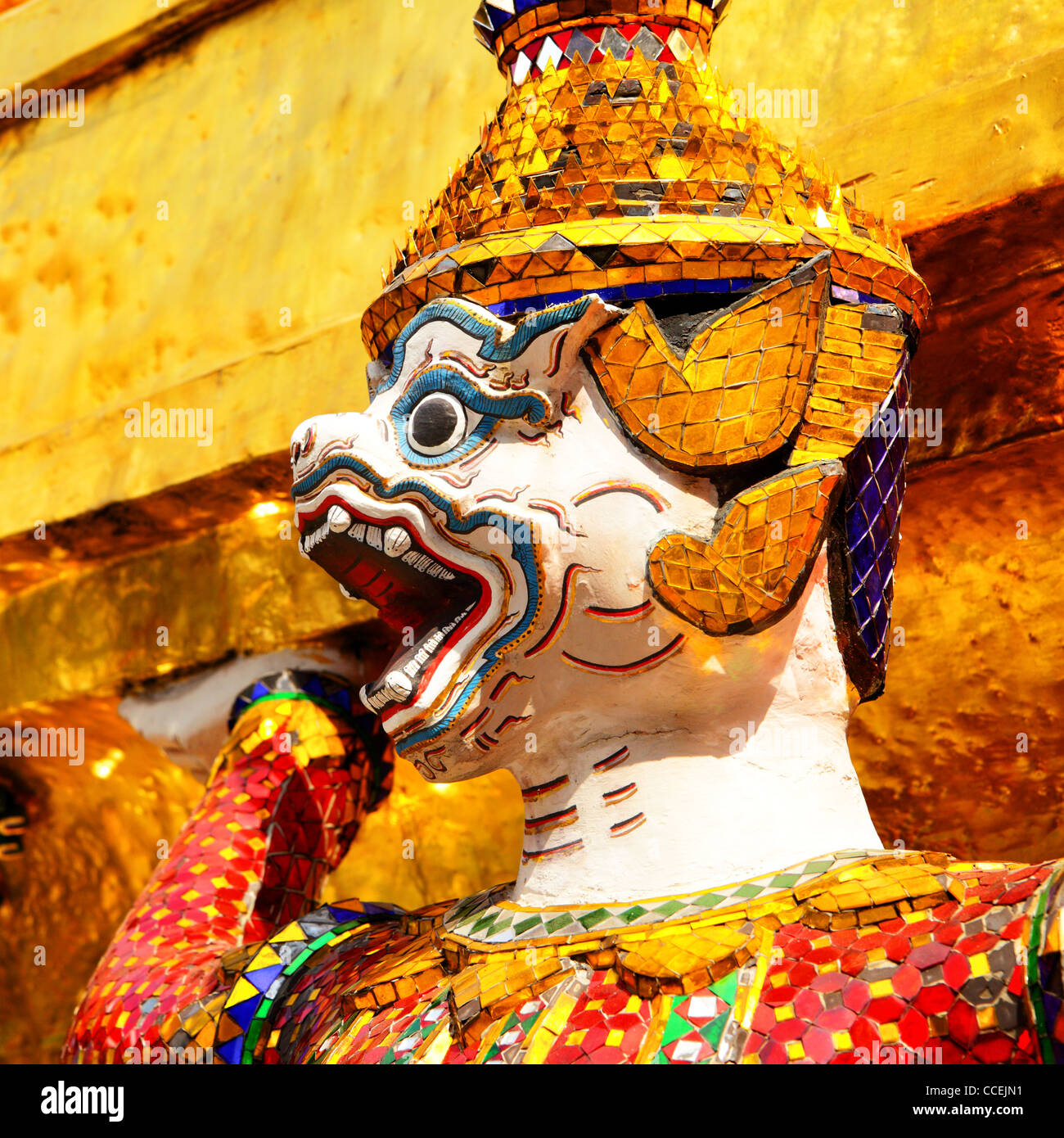 Statua del guerriero presso il tempio di Wat Phra Kaeo. Bangkok. Della Thailandia Foto Stock