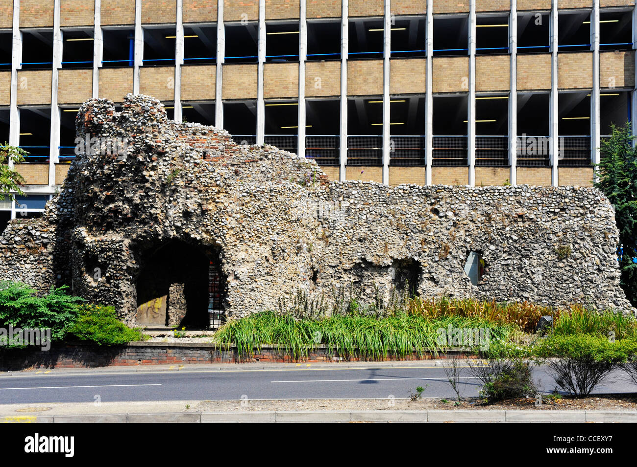 Parte delle mura storiche della città a Norwich, Regno Unito. Foto Stock