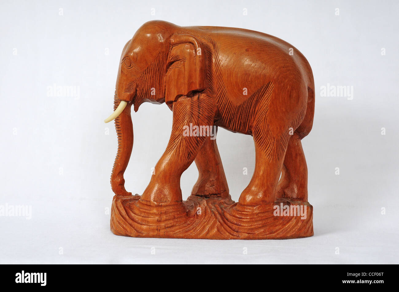 Legno intagliato ornamento di elefante Foto Stock