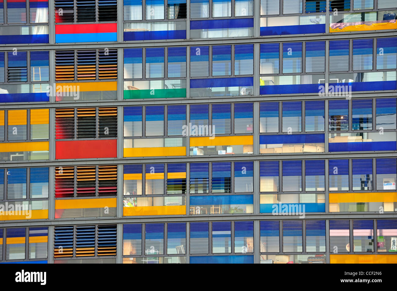 Colorati appartamenti moderno presso il quartiere Euralille a Lille, Francia Foto Stock