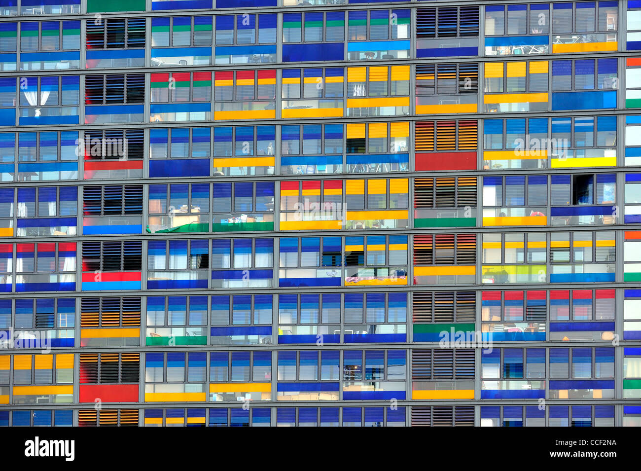 Colorati appartamenti moderno presso il quartiere Euralille a Lille, Francia Foto Stock