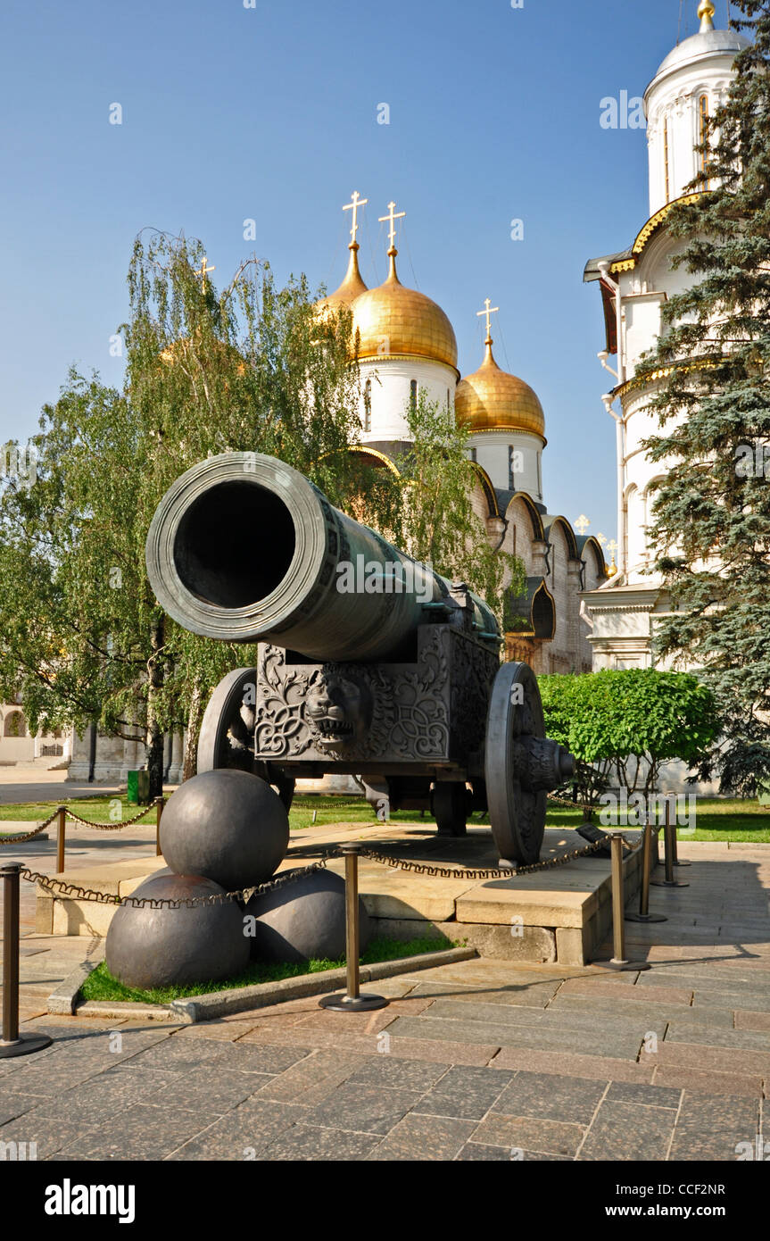 La Russia, Mosca, il Kremlyn, il gigante Tsar Cannon (1586) Foto Stock