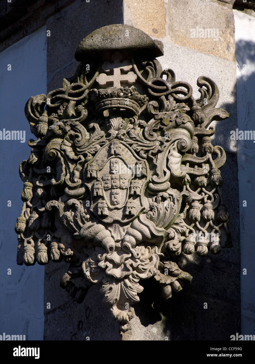 Pietra Royal Crest sull'archivio comunale di Braga, Portogallo Foto Stock