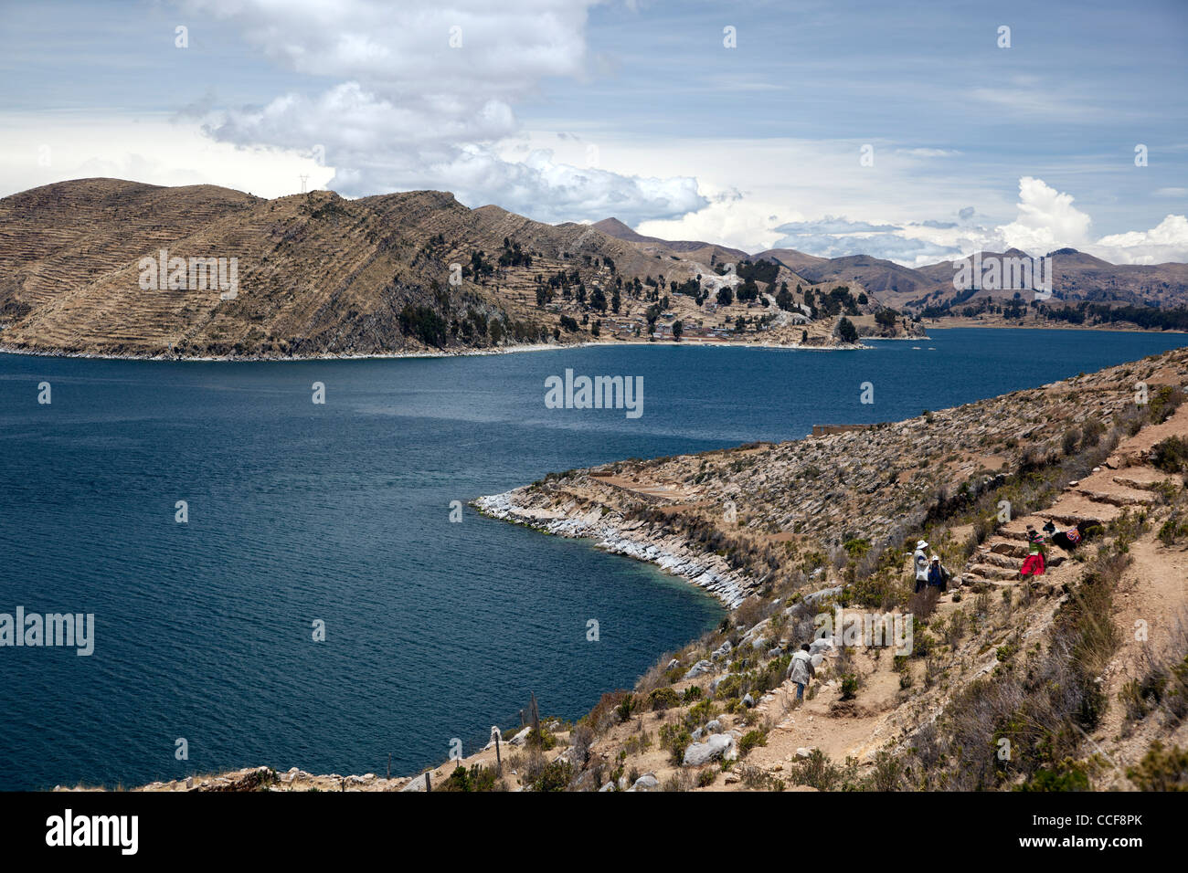 La Isla del Sol, il luogo di nascita di Incas, sul lato boliviana del lago Titicaca. Foto Stock