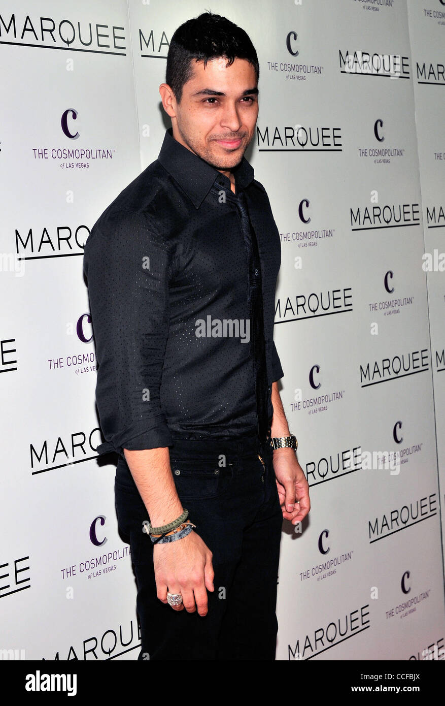 30 dic 2010 - Las Vegas, Nevada, Stati Uniti - Attore WILMER VALDERRAMA arriva presso la grande apertura del Marquee nightclub al Cosmopolitan di Las Vegas su dicembre 30, 2010 a Las Vegas, Nevada. (Credito Immagine: © David Becker/ZUMAPRESS.com) Foto Stock