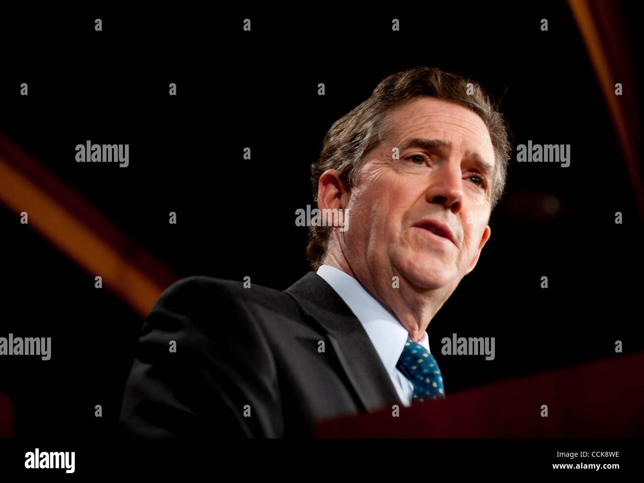 Dicembre 2, 2010 - Washington, Distretto di Columbia, Senatore. JIM DEMINT, (R-SC) parla di media circa il ''sgravi fiscali certezza atto'', un disegno di legge che ''si estendono in modo permanente la corrente le singole aliquote di imposta e di evitare aumenti fiscali su ogni americano. (Credito Immagine: © Pete Marovich/ZUMAPRESS.com) Foto Stock