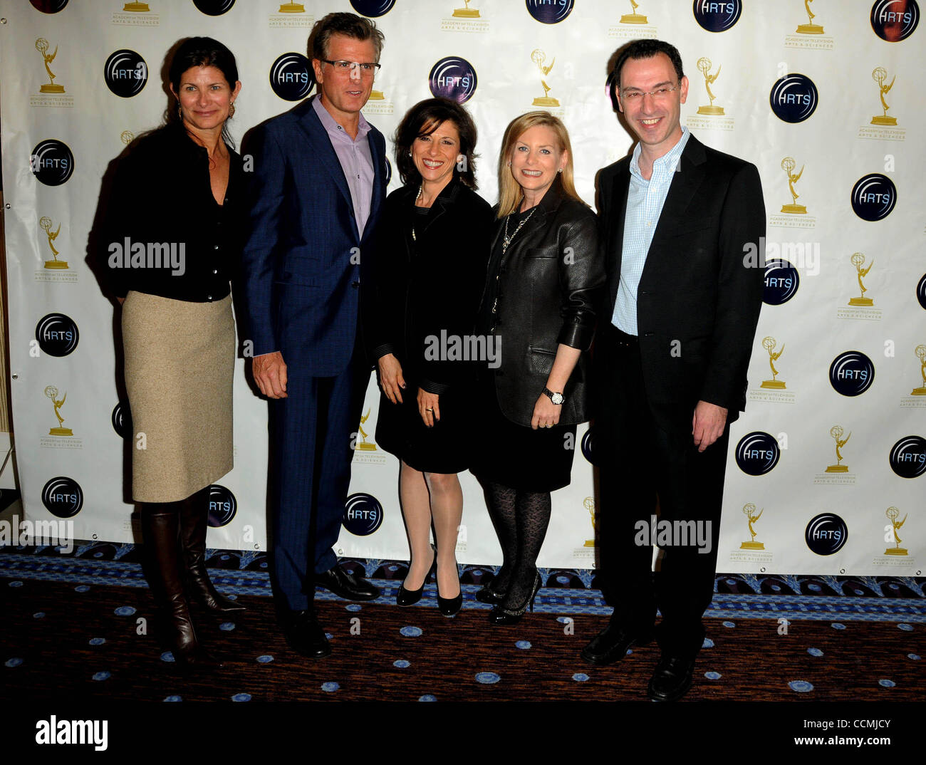 Ottobre 26, 2010 - Los Angeles, California, Stati Uniti - Kevin Reily,Angela Bromstad, Nina Tassler, Dawn Ostroff, Paul Lee frequentando il Hollywood & Radio Televisione & Academy of Television Arts & Science presenta la rete capi Newsmaker pranzo presso il Beverly Hilton Hotel di Beverly Hills, il Califo Foto Stock