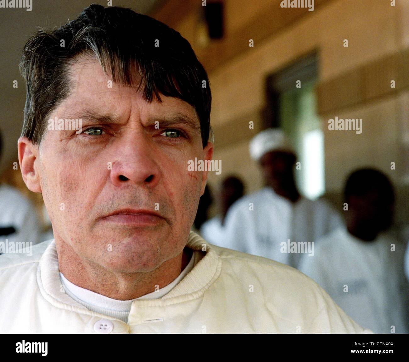 Mar 15, 2003 - Huntsville, AL, USA - ogni uomo in Alabama sistema carcerario noto per avere l AIDS è confinata a un convertito vecchio magazzino con alta, leaky soffitti e letti a castello così vicini che favoriscono l'infezione tra affetti da AIDS, condannati a calcare correzionali Facility. Più th Foto Stock