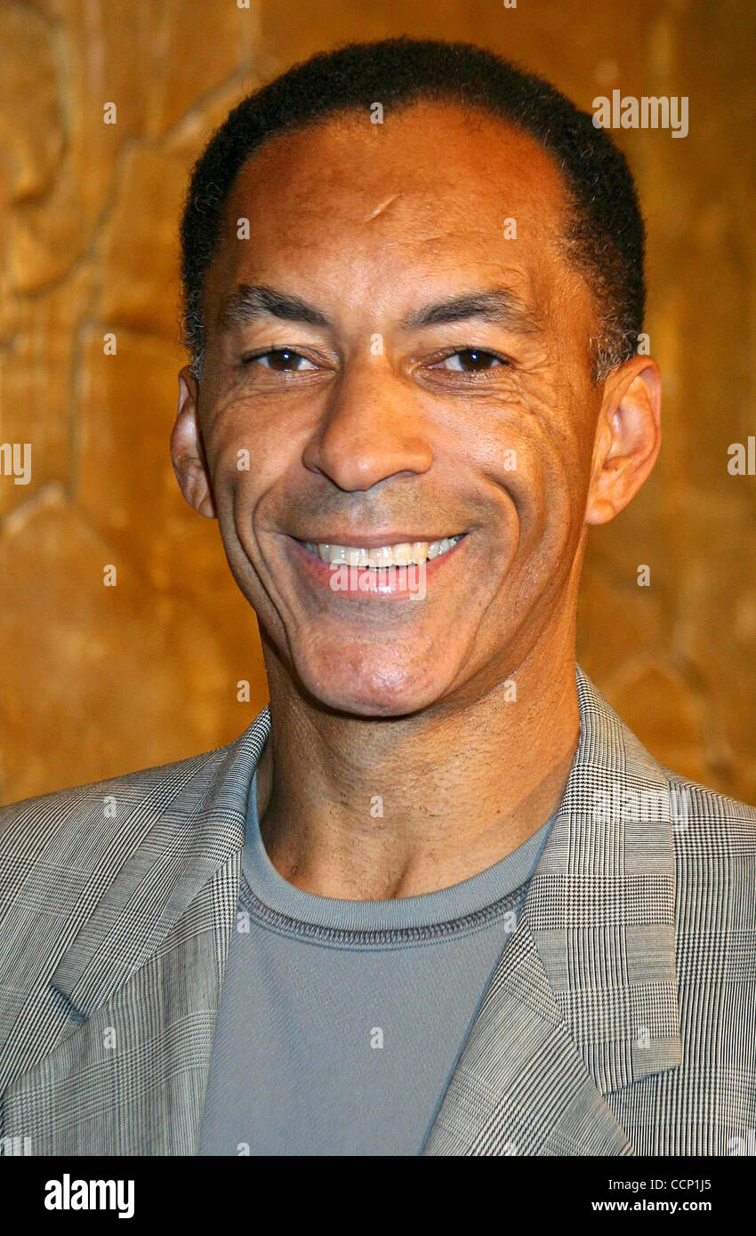 11 ott. 2003 - Hollywood, California, Stati Uniti - Mi8052CHW .''IRENE '' uno - donna spettacolo BASATO SULLA VITA DELLA MADRE DELLA FAMOSA MUSIC MOGUL CHRIS STOKES .all'EL PORTAL Theatre, North Hollywood, CA.10/11/2003 . / / 2003.BILL OVERTON(Immagine di credito: Â© Clinton Wallace/Globe foto/ZUMAPRESS Foto Stock