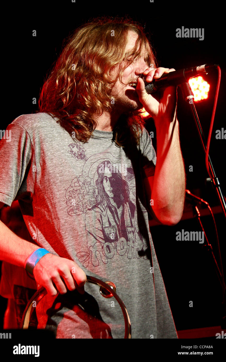 Dungen eseguendo al Knitting Factory il 14 ottobre 2010 Gustav Ejstes - lead vox e tastiere. Foto Stock