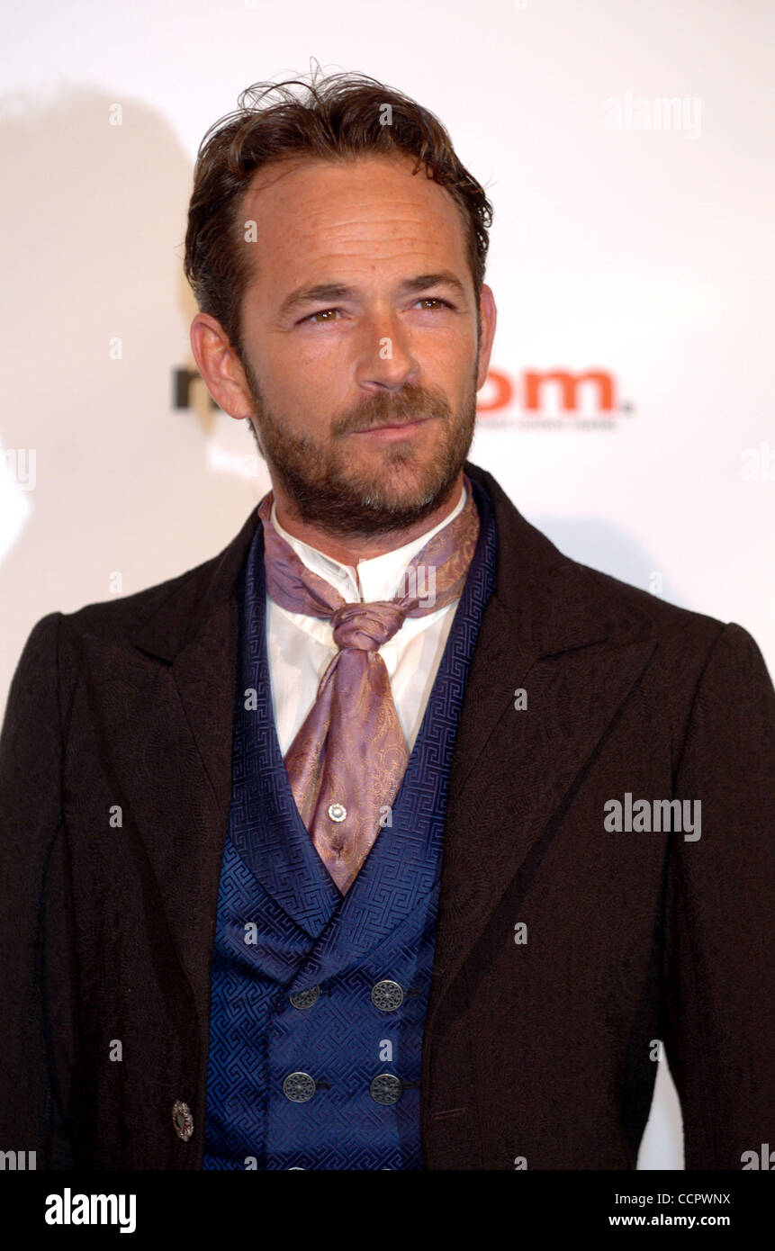 Attore LUKE PERRY frequentando il Mipcom 2010 apertura notturna presso l'Hotel Martinez - Cannes. Foto Stock