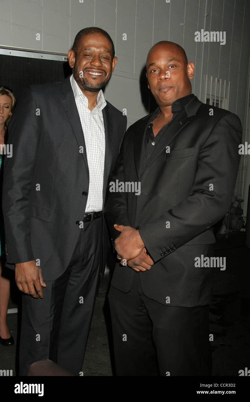 03 maggio 2010 - Hollywood, California, Stati Uniti - Ho14746CHW .Il ogni lunedì questioni Fondazione annuale 1 ''partito con uno scopo'' ospitato da Forest Whitaker & Keisha Whitaker .Smashbox Studios, West Hollywood, CA .05/03/2010 .Forest Whitaker e BOKEEM WOODBINE . 2010 (credito Immagine: Â© Clinton Wa Foto Stock