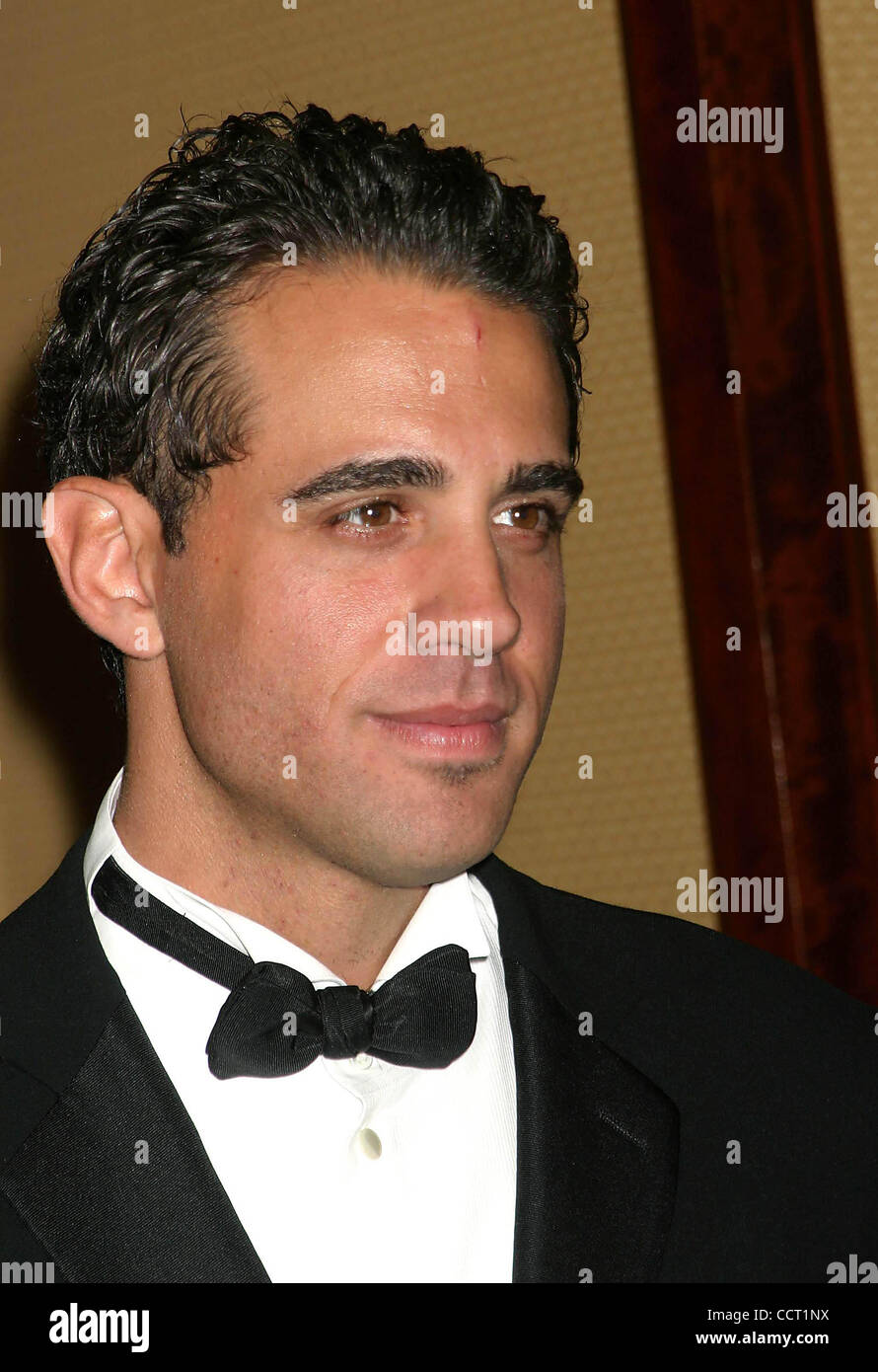 Febbraio 21, 2004 - Hollywood, California, Stati Uniti - K35577EG.56TH Annuale Writers Guild AWARDS presso il Century Plaza Hotel, secolo Hollywood, California.02/21/04 . /E.G.I./ 2004.BOBBY CANNAVALE.(Immagine di credito: © Ed Geller/Globe foto/ZUMAPRESS.com) Foto Stock