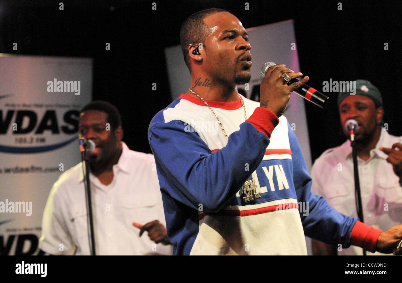 Mar 25, 2010 - Philadelphia, Pennsylvania, Stati Uniti d'America - R&B cantante JAHEIM al 105,3 performance studio di Philadelphia. JAHEIM è il più noto per il suo grafico topping hit 'Put che le donne prima' rilasciato nel 2003. (Credito Immagine: Â© Ricky Fitchett/ZUMA Press) Foto Stock