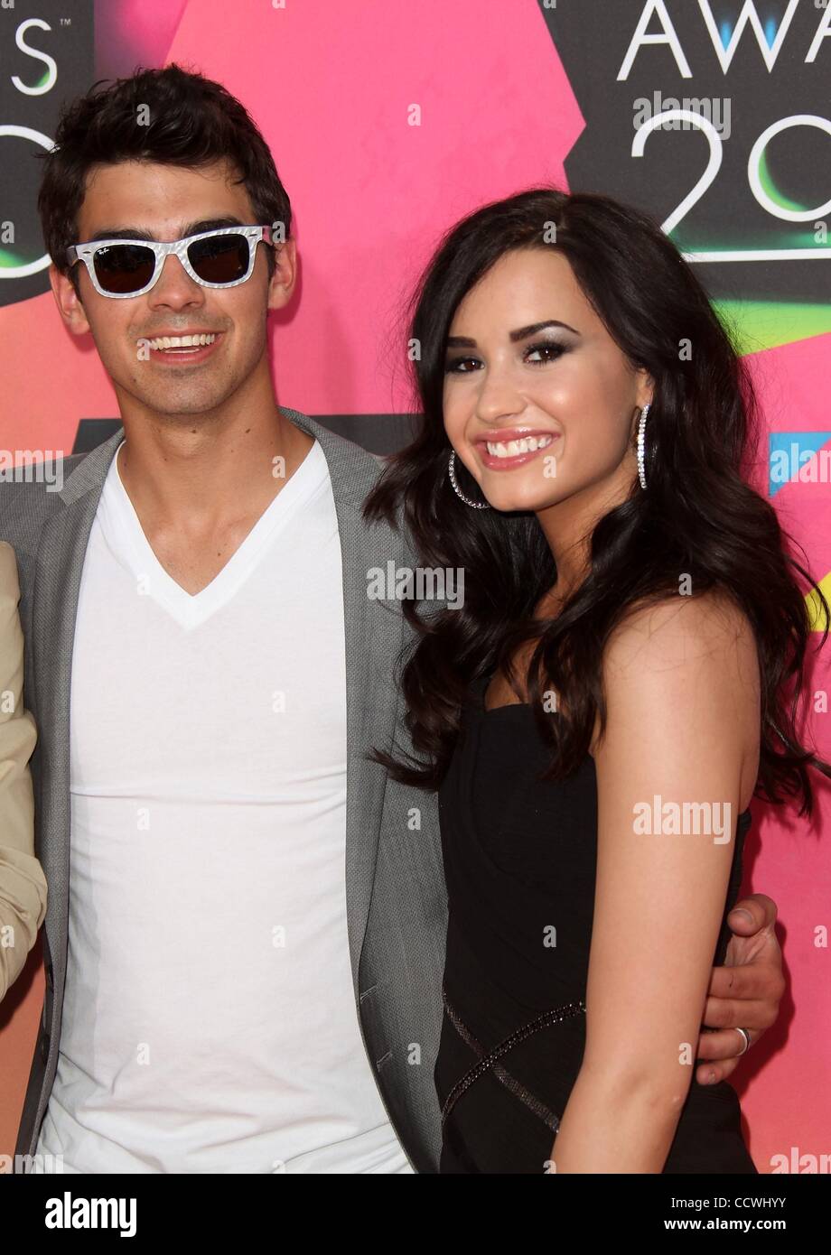 Mar 27, 2010 - Westwood, California, Stati Uniti d'America - Joe Jonas & Demi Lovato arriva al Kid's Choice Awards 2010 tenutasi presso la UCLA. (Credito Immagine: Â© Lisa O'Connor/ZUMA Press) Foto Stock