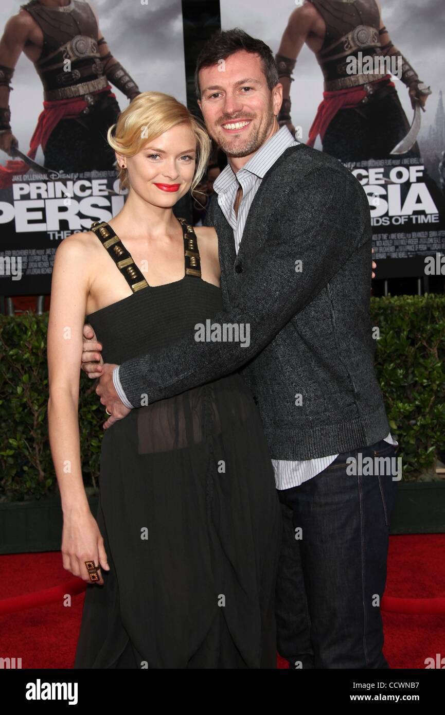 Maggio 17, 2010 - Hollywood, California, Stati Uniti d'America - Attore JAIME KING & KYLE NEWMAN di arrivare al 'Prince of Persia Le Sabbie del Tempo' Hollywood Premiere tenutosi presso il Teatro Cinese di Mann. (Credito Immagine: © Lisa O'Connor/ZUMA Press) Foto Stock