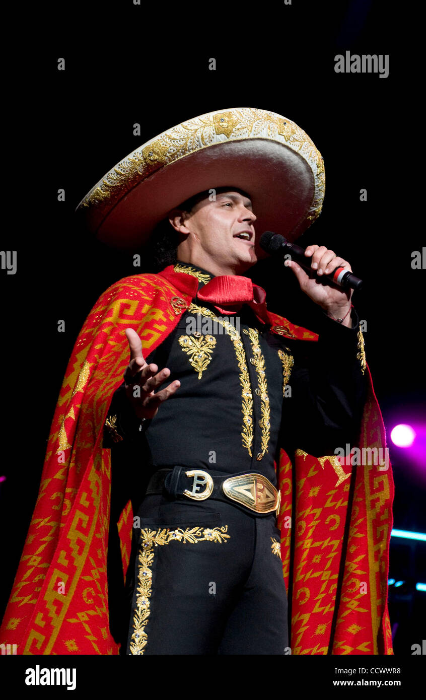 Maggio 08, 2010 - CITTÀ UNIVERSALE, California, Stati Uniti - Cantante Pedro Fernandez si esibisce dal vivo al Amphitheatre di Gibson all'Universal CityWalk. (Credito Immagine: © Leopoldo Pena/ZUMApress.com) Foto Stock