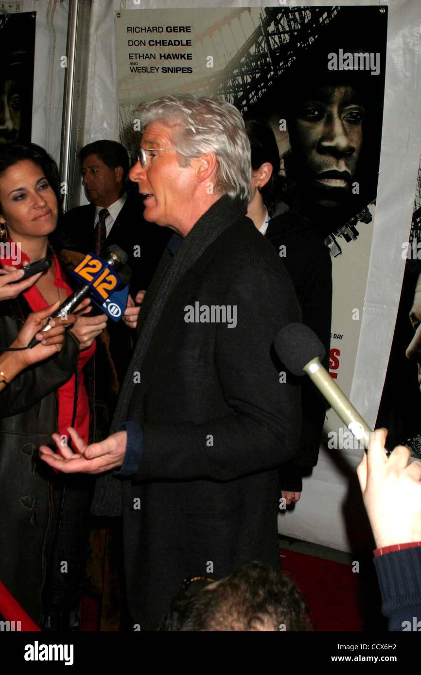 Mar 02, 2010 - New York New York, Stati Uniti - New York premiere di ''Brooklyn's Finest'' a AMC Loews Lincoln Square Theatre NYC 03-02-2010 Foto dal telemetro- Foto Inc.Â©2010.Richard Gere.K63738RM(Immagine di credito: Â© Rick Mackler/Globe foto/ZUMApress.com) Foto Stock