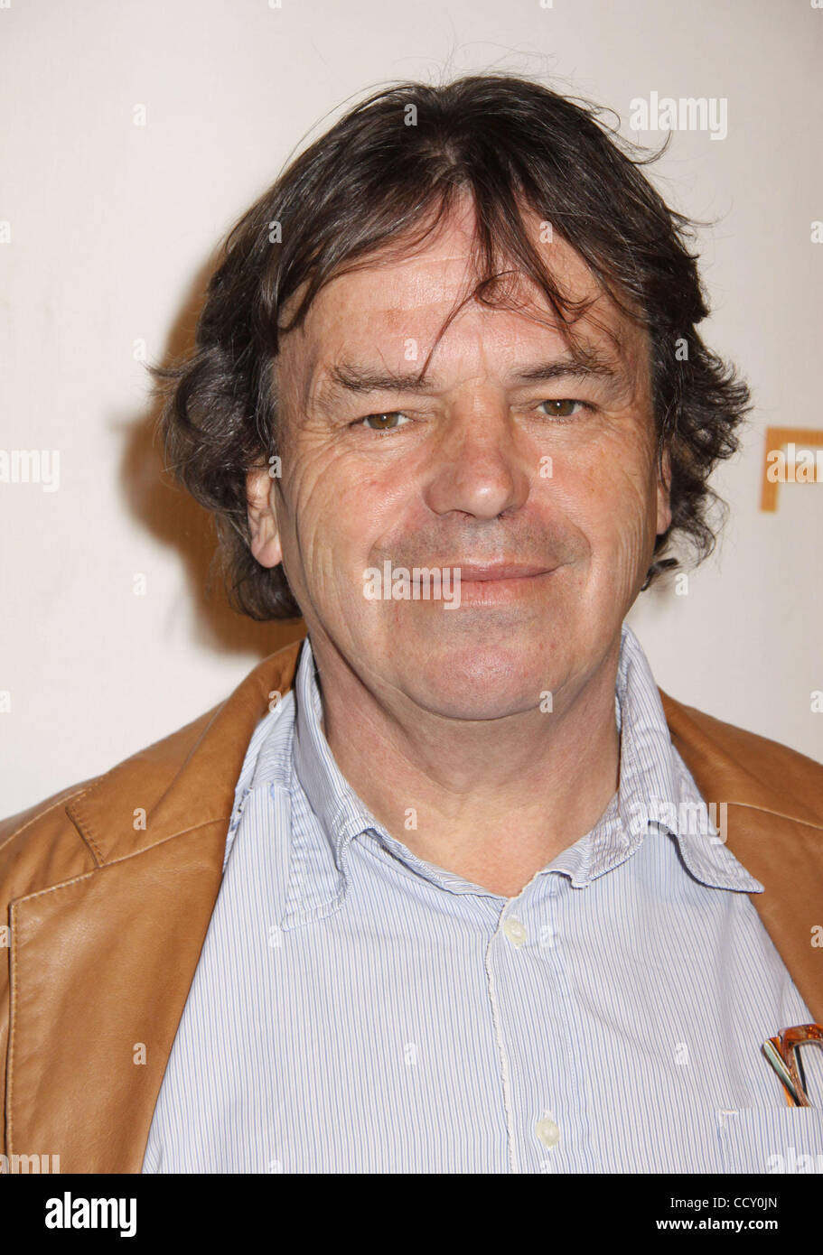 Director Neil Jordan assiste il NY premiere di 'ondine" tenutasi presso TPAC durante la nona edizione del Tribeca Film Festival. Foto Stock