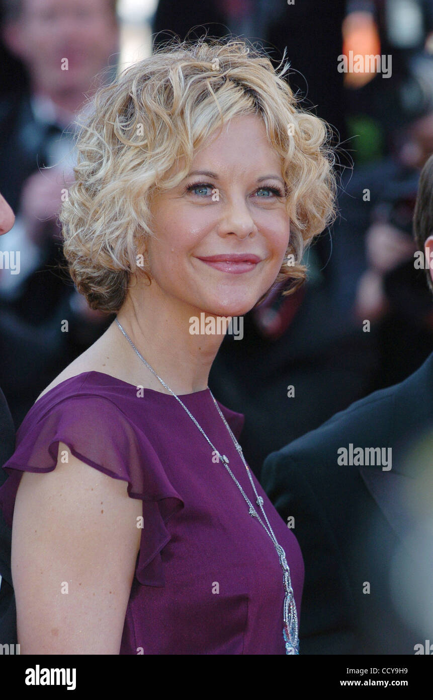 Meg Ryan assiste l'Biutiful Premiere presso il Palais des Festivals durante il 63rd. Foto Stock