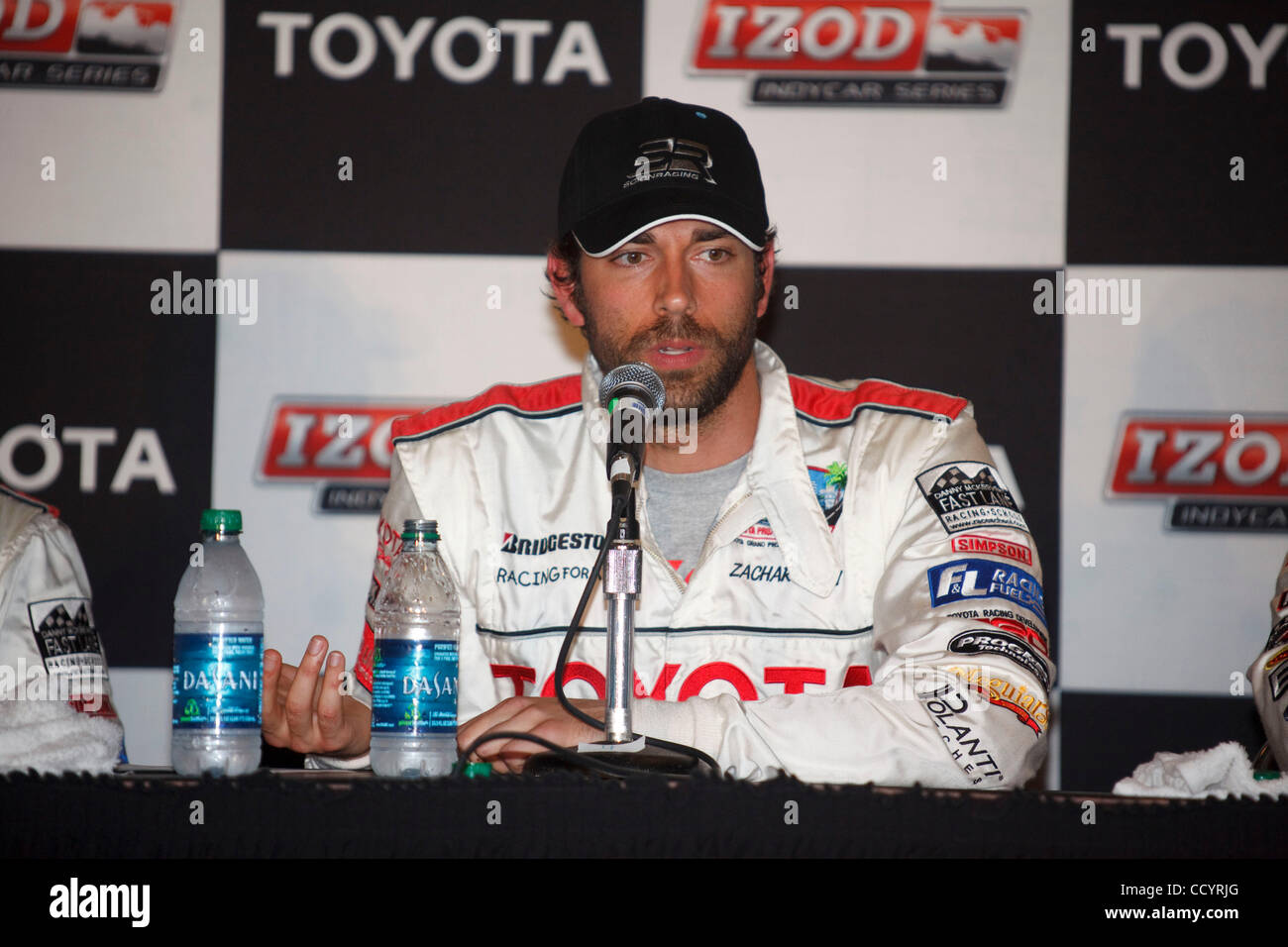 Apr 16, 2010 - Long Beach, California, Stati Uniti d'America - Attore ZACHARY LEVI (mandrino) in occasione di una conferenza stampa dopo la manche di qualificazione per la celebrità/Pro Race alla lunga spiaggia Grand Prix (credito Immagine: © Kayte Deioma/ZUMA Press) Foto Stock