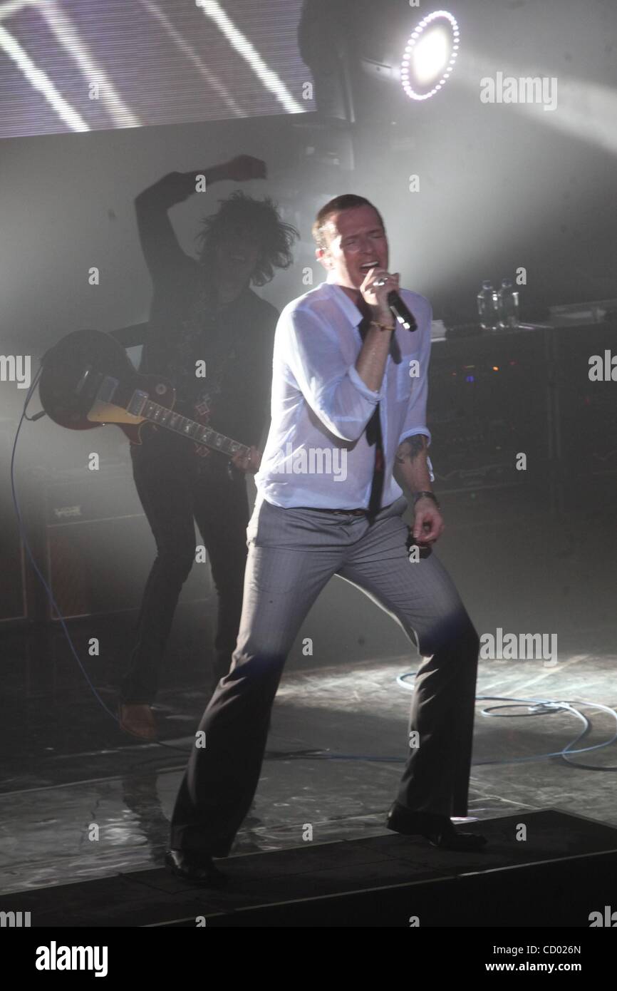 Mar 18, 2010 - Austin, Texas, Stati Uniti d'America - SCOTT WEILAND canta durante una performance della Stone Temple Pilots (STP) riprodurre il Music Hall di Austin, durante il South by Southwest festival 2010. (Credito Immagine: Â© Jana Birchum/ZUMA Press) Foto Stock