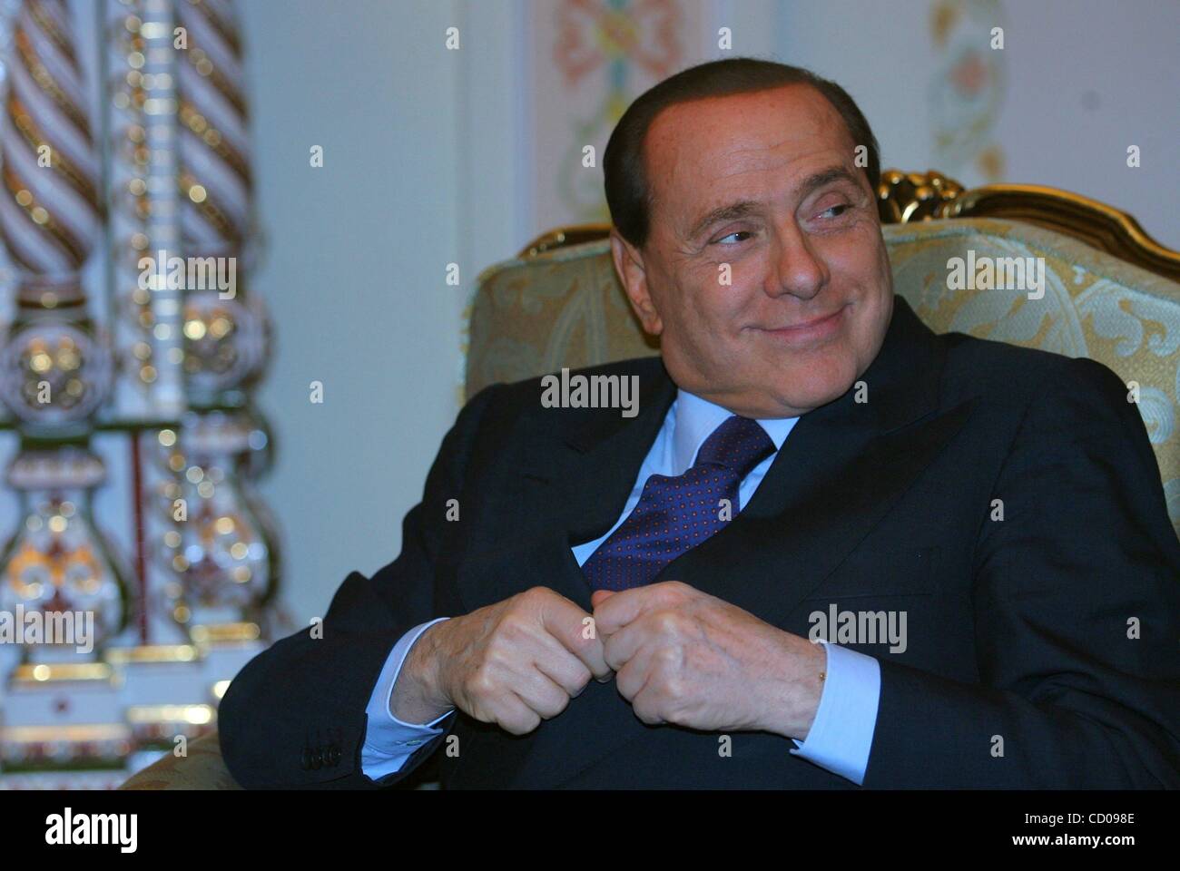 Nov 06, 2008 - Novo-Ogarevo, Russia - Il Primo Ministro italiano Silvio Berlusconi e il primo ministro russo Vladimir Putin si incontrano a Novo-Ogarevo residence vicino a Mosca . (Credito Immagine: Â© PhotoXpress/ZUMA Premere) Restrizioni: * Il Nord e Sud America e diritti solo * Foto Stock